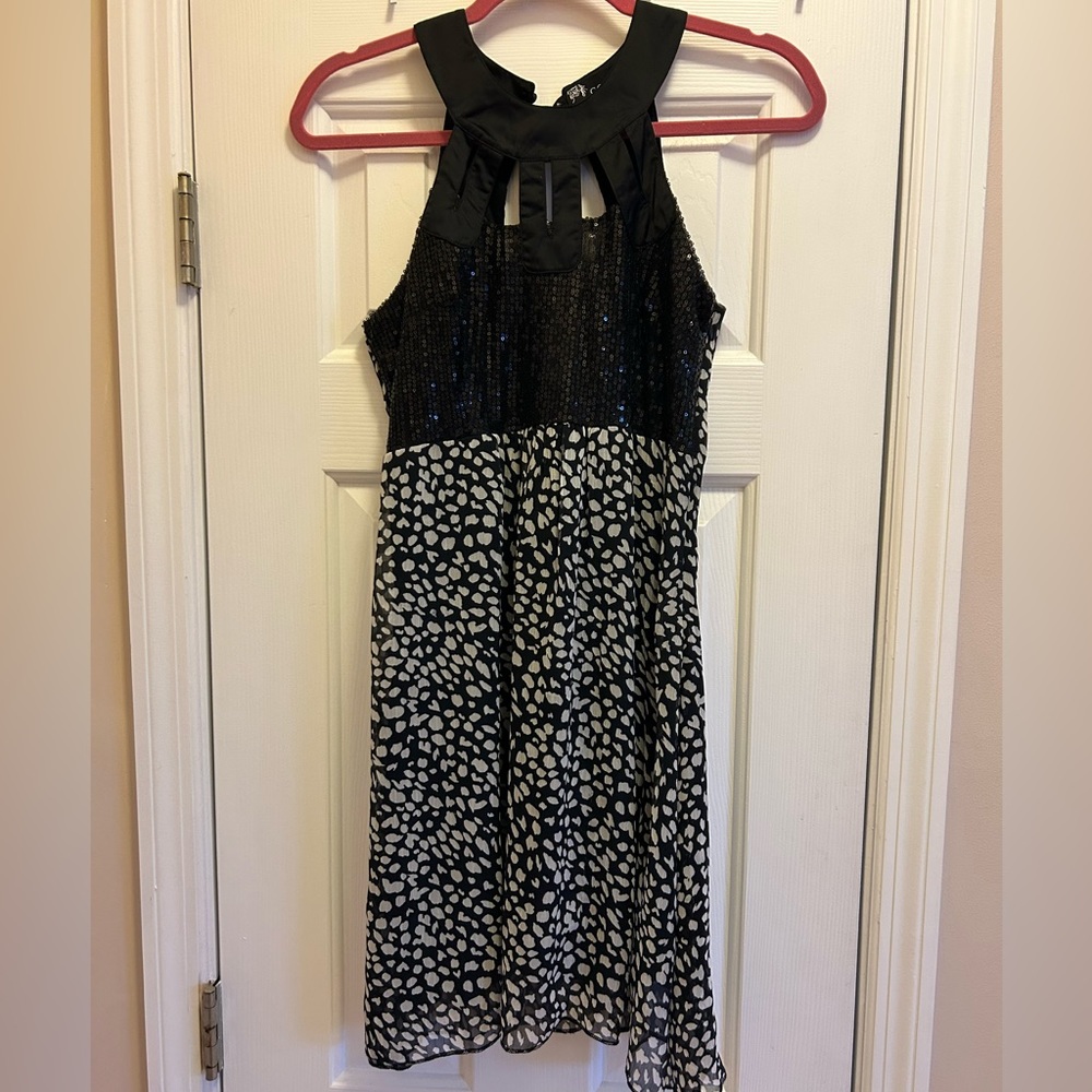 Coco & Tashi Cocktail or Wedding Guest Dress Size Small.